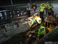 ABG Motoran Bonceng Bertiga Terjun ke Selokan di Kulon Progo, 1 Tewas