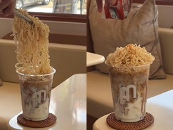 Nyeleneh! Kopi Topping Mie Instan di Kafe Thailand
