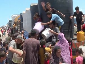 Situasi Krisis Air di Gaza yang Makin Parah Bikin Warga Gali Sumur Situasi Krisis Air di Gaza yang Makin Parah Bikin Warga Gali Sumur