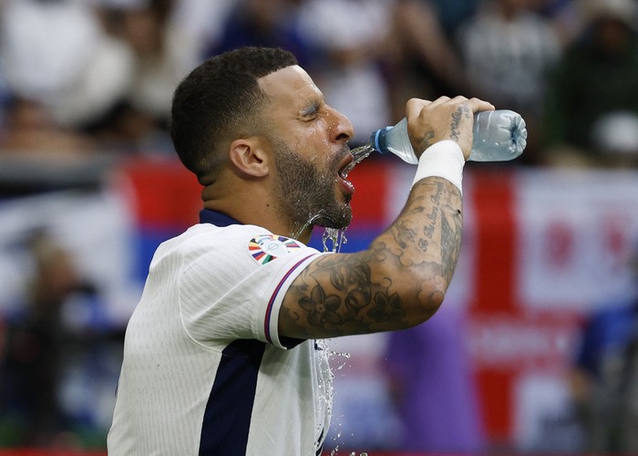 Soccer Football - Euro 2024 - Round of 16 - England v Slovakia - Arena AufSchalke, Gelsenkirchen, Germany - June 30, 2024 Englands Kyle Walker before the match REUTERS/John Sibley