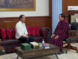 Tentang Penyebab Cedera Kaki Kiri Prabowo hingga Jalani Operasi Besar
