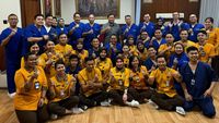Foto-foto Terkini Prabowo Usai Jalani Operasi Besar Cedera Kaki Kiri