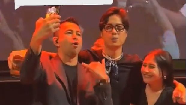 Momen Prilly Latuconsina dan Dikta