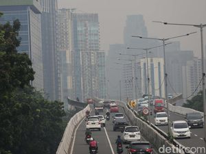 Bukan PLTU, Pemerintah Bilang Mobil-Motor Biang Kerok Polusi Udara Bukan PLTU, Pemerintah Bilang Mobil-Motor Biang Kerok Polusi Udara