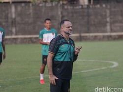Pimpin Latihan Perdana PSS, Wagner Lopes PDKT ke Pemain