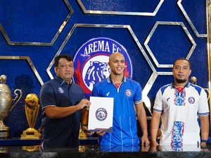 Liga 1: Arema FC Kenalkan 3 Legiun Asing Anyar Asal Brasil dan Korsel Liga 1: Arema FC Kenalkan 3 Legiun Asing Anyar Asal Brasil dan Korsel