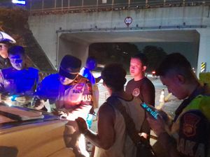 Kesaksian Warga soal Bocah Ditemukan Tewas di Tol Cijago Kesaksian Warga soal Bocah Ditemukan Tewas di Tol Cijago