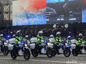 Potret Semarak HUT Ke-78 Bhayangkara di Monas Potret Semarak HUT Ke-78 Bhayangkara di Monas