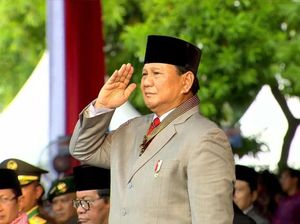 Gerindra Jelaskan Cedera Kaki Prabowo Akibat Terjun Payung di Timor-Timur