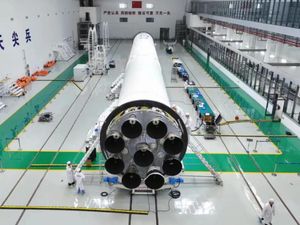 Nggak Sengaja Terbang, Roket China Jatuh dan Meledak di Pegunungan Nggak Sengaja Terbang, Roket China Jatuh dan Meledak di Pegunungan