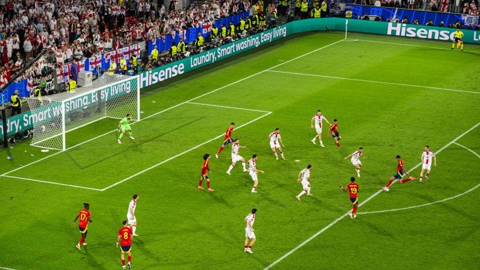 COLOGNE, GERMANY - JUNE 30: Rodri of Spain scores his teams first goal  during the UEFA EURO 2024 round of 16 match between Spain and Georgia at Cologne Stadium on June 30, 2024 in Cologne, Germany. (Photo by Marvin Ibo Guengoer - GES Sportfoto/Getty Images)