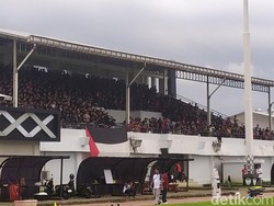 Latihan Perdana PSM Makassar di Stadion Kalegowa Dipadati Suporter