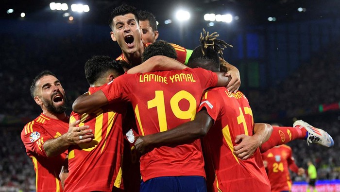 Soccer Football - Euro 2024 - Round of 16 - Spain v Georgia - Cologne Stadium, Cologne, Germany - June 30, 2024
Spains Nico Williams celebrates scoring their third goal with Lamine Yamal REUTERS/Wolfgang Rattay     TPX IMAGES OF THE DAY
