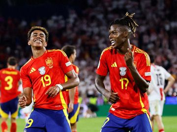 Tarian Pemain Spanyol usai Gasak Georgia 4-1
