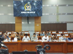 Timwas DPR Sarankan Masa Berlaku Visa Umrah Usai 1 Syawal Tak 90 Hari