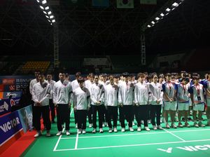 Para Pemain dan Ofisial BAJC Heningkan Cipta untuk Zhang Zhi Jie Para Pemain dan Ofisial BAJC Heningkan Cipta untuk Zhang Zhi Jie