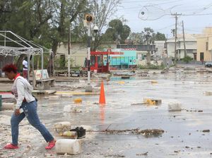 Badai Berbahaya Acak-acak Wilayah Barbados