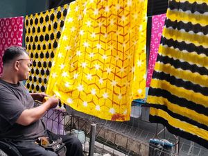 Keren! Perkumpulan Disabilitas di Klaten Produksi Kain Batik Shibori