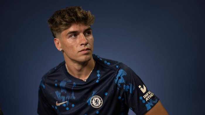 COBHAM, ENGLAND - JULY 1: Chelsea Unveil New Signing Marc Guiu at Cobham Training Ground on July 1, 2024 in Cobham, England. (Photo by Chelsea Football Club/Chelsea FC via Getty Images)