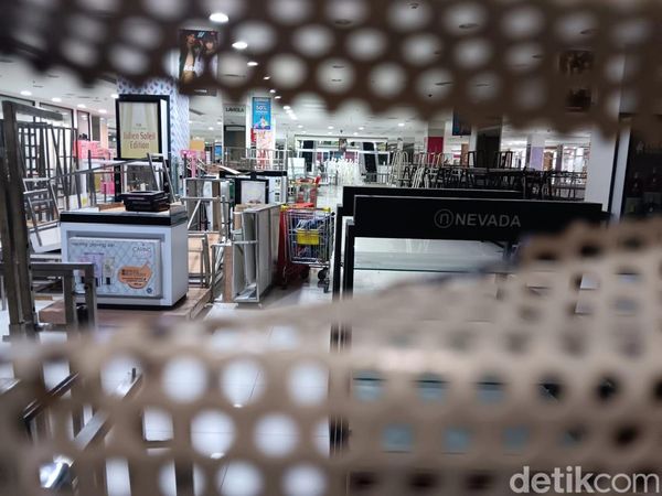 Penampakan Gerai Matahari yang Tutup di Tangerang