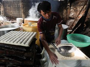 Mengintip Proses Pembuatan Tahu di Depok Mengintip Proses Pembuatan Tahu di Depok
