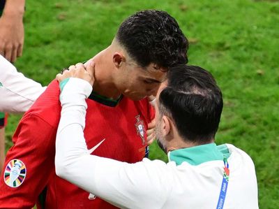 Momen Ronaldo Menangis dan Minta Maaf gegara Gagal Penalti