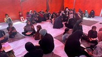 Saat Masjid Tenda Jadi Saksi Bisu Teguhnya Keimanan Perempuan Gaza