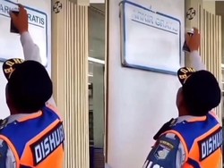 Penjelasan Dishub Usai Petugasnya Hapus Tulisan Parkir Gratis di Minimarket