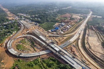 Foto Udara Pembangunan Tol Bayung Lencir-Tempino, Molor 1 Bulan dari Target