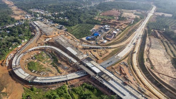 Foto Udara Pembangunan Tol Bayung Lencir-Tempino, Molor 1 Bulan dari Target