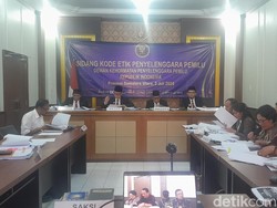 DKPP Periksa Bawaslu-KPU Humbahas soal Dugaan Penggelembungan Suara