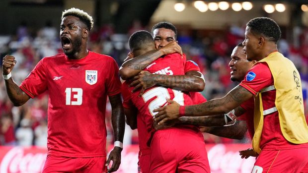 ORLANDO, FLORIDA - JULY 01: Cesar Yanis of Panama celebrates after with teammates scoring the team's third goal during the CONMEBOL Copa America 2024 Group C match between Bolivia and Panama at Inter&Co Stadium on July 01, 2024 in Orlando, Florida. (Photo by Rich Storry/Getty Images)
