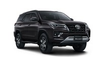 Beda Pajak Toyota Fortuner 2.4 vs Pajero Sport 2.4, Mahal Mana?