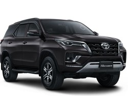 Toyota Fortuner Facelift Meluncur Pekan Ini