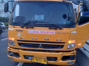 Ada Truk Pecah Ban di Tol Dalkot Arah Semanggi, Pengendara Diimbau Hati-hati