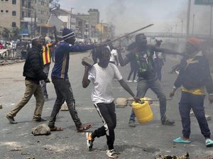 Aksi Tuntut Presiden Kenya Mundur Berujung Ricuh Aksi Tuntut Presiden Kenya Mundur Berujung Ricuh