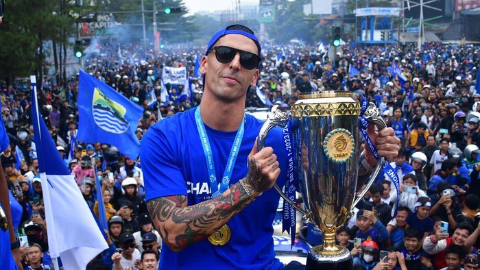 Alberto Rodriguez.