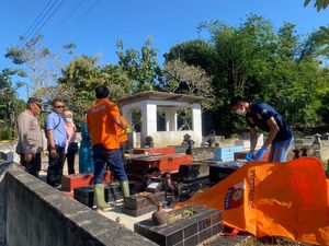 Pria Indramayu Diduga Bakar Diri di Kuburan Pria Indramayu Diduga Bakar Diri di Kuburan