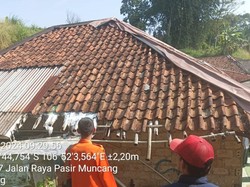 12 Rumah di Puncak Bogor Rusak Diterjang Angin Kencang