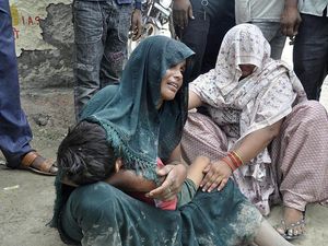 Rebutan Cium Kaki Pendeta, 121 Orang Tewas di India Rebutan Cium Kaki Pendeta, 121 Orang Tewas di India