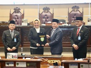 Pemprov dan DPRD Sumsel Sahkan Perda APBD TA 2023