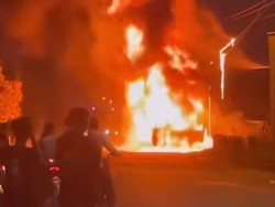 Pikap Bawa BBM Terbakar di Deli Serdang, 1 Terluka-Sopir Kabur