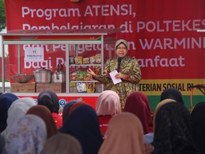 Kemensos & Indofood Salurkan Bantuan-Pelatihan ke Penerima PKH Tasikmalaya