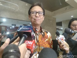 Menkes Soal Dekan FK Unair Dicopot: Saya Tidak Ada Komunikasi Sama Rektor