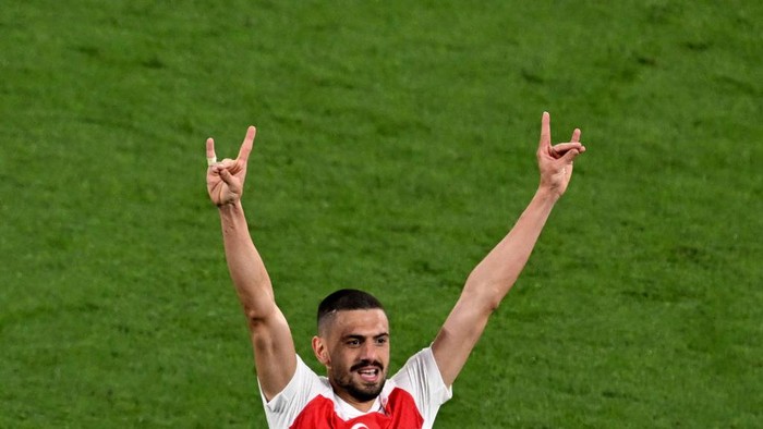 dpatop - 02 July 2024, Saxony, Leipzig: Soccer: European Championship, Austria - Turkey, final round, round of 16, Leipzig Stadion, Merih Demiral of Turkey (r) celebrates after his second goal to make it 2-0. Photo: Hendrik Schmidt/dpa (Photo by Hendrik Schmidt/picture alliance via Getty Images)