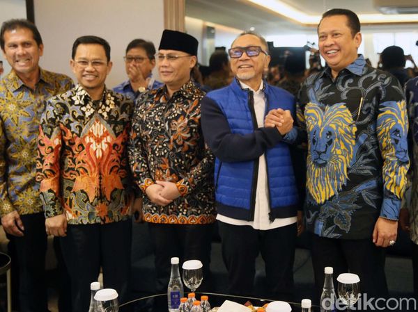 Momen Pimpinan MPR Temui Ketum PAN