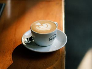 5 Kafe Ini Punya Racikan Magic Coffee yang Rasanya Pekat Mantap!