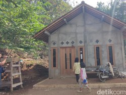 Penampakan Rumah Keluarga Terakhir di Kampung Mati Kulon Progo