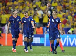 Rumania Dihabisi Singa-singa Oranye yang Terluka