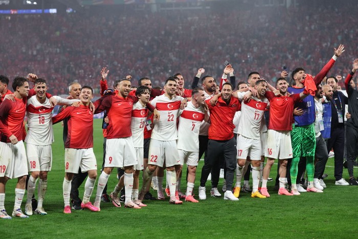 LEIPZIG, GERMANY - JULY 2: Celebration of team of Turkey during the UEFA EURO 2024 round of 16 match between Austria and Turkiye at Football Stadium Leipzig on July 2, 2024 in Leipzig, Germany. (Photo by dia images 
 via Getty Images)